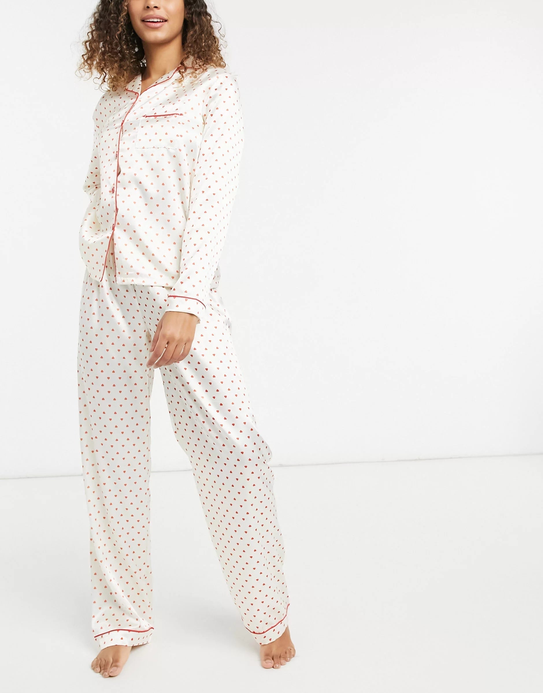 White Color Digital Abstract Printed loungewear/Nightsuit For Women With Pants.