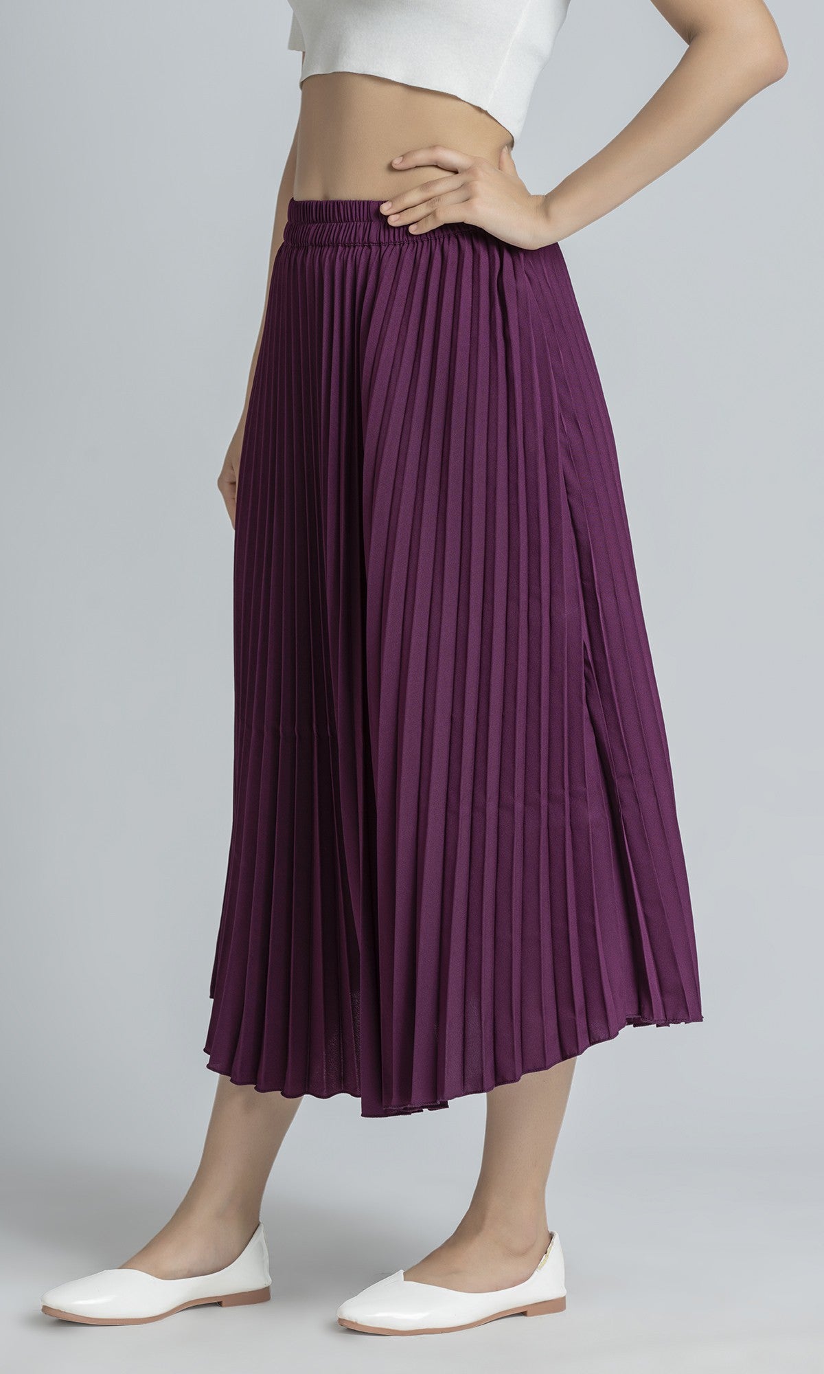 StyleInstant Soild Wine Pleated Skirt